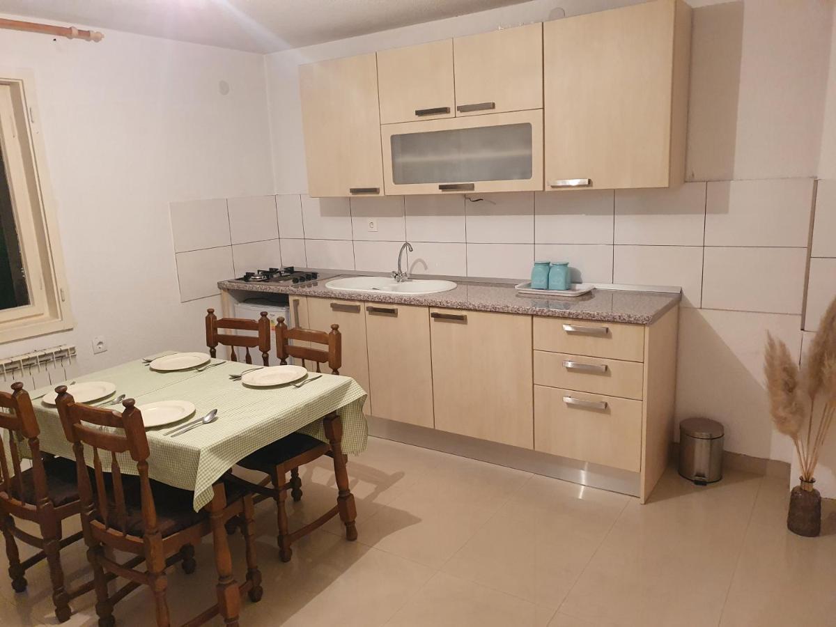 Ferienwohnung Apartman Luka Sinj Exterior foto